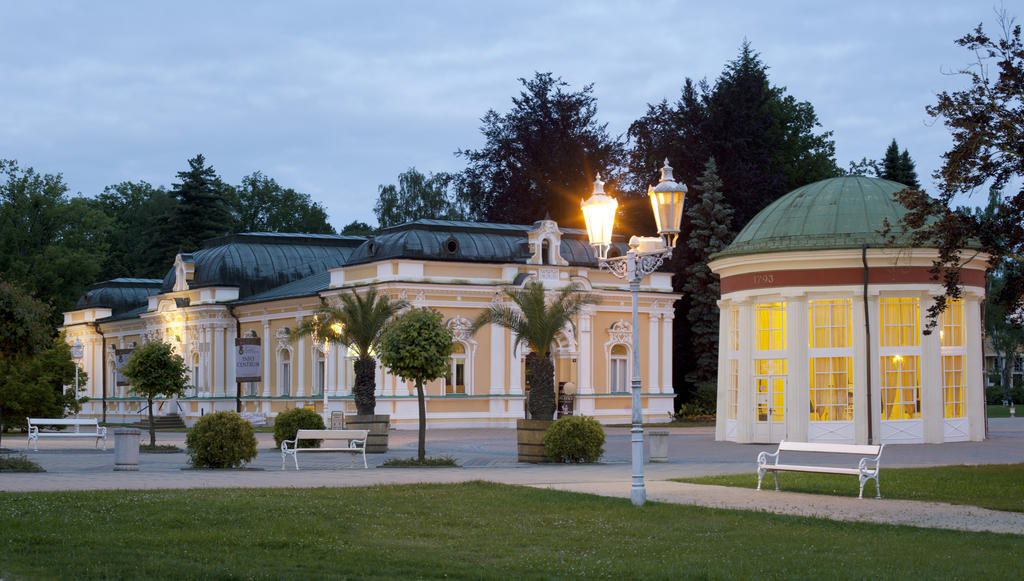 Dr. Adler Spa & Kurhotel Františkovy Lázně Екстериор снимка