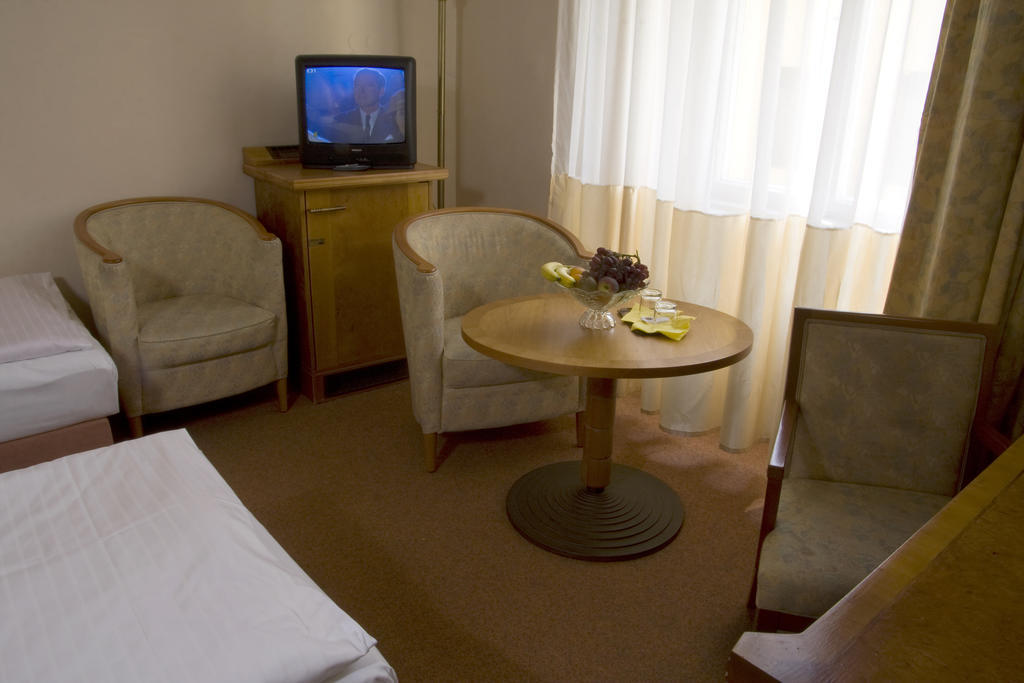 Dr. Adler Spa & Kurhotel Františkovy Lázně Стая снимка