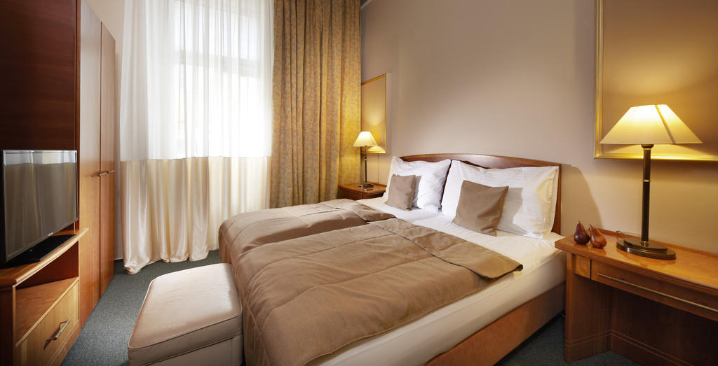 Dr. Adler Spa & Kurhotel Františkovy Lázně Екстериор снимка
