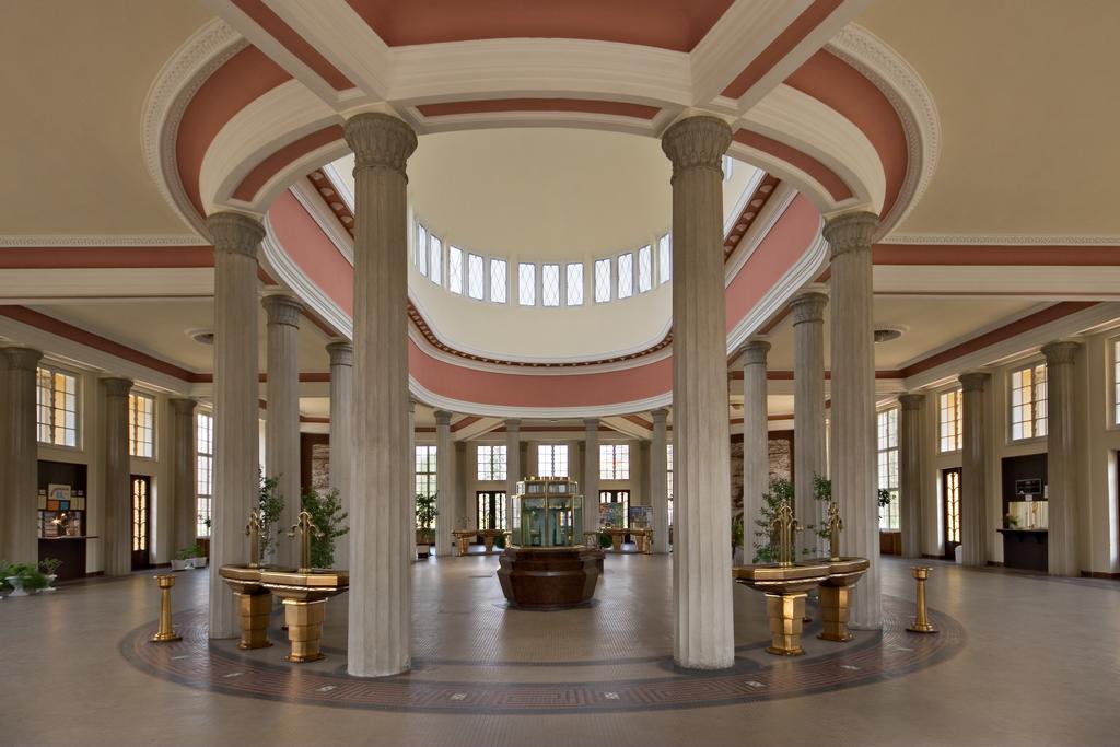 Dr. Adler Spa & Kurhotel Františkovy Lázně Екстериор снимка